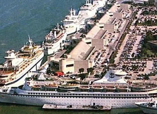 A cruise terminal in the early decades of the modern industry, with minimal parking